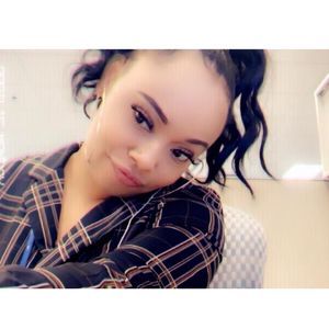 Meet your Posher, Tiara